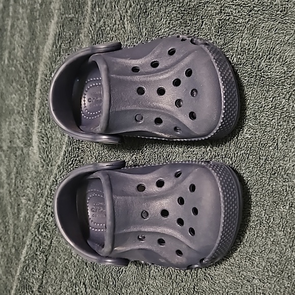 New toddler crocs - Picture 1 of 2